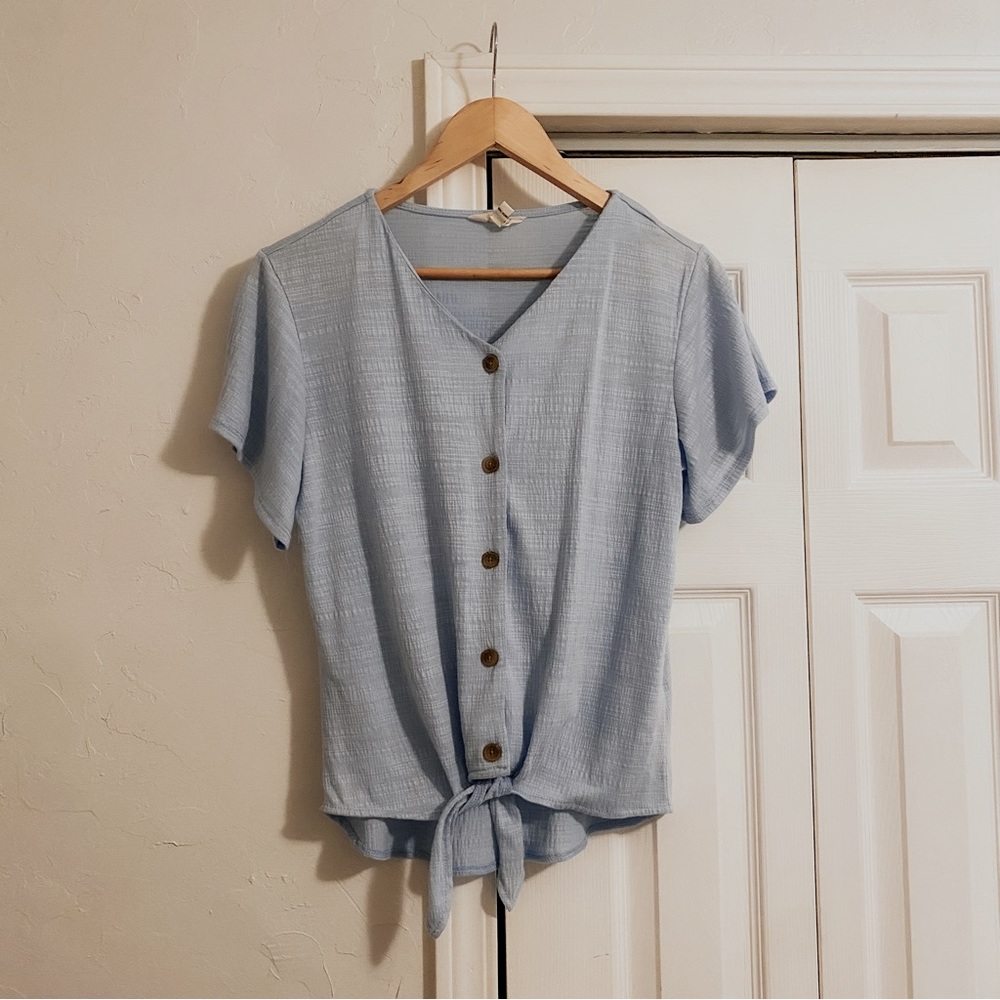 Weatherproof Vintage light blue button up relaxed fit short sleeve blouse
